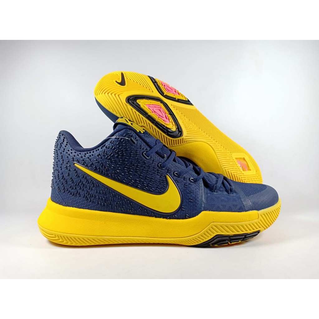 sepatu basket kyrie 3