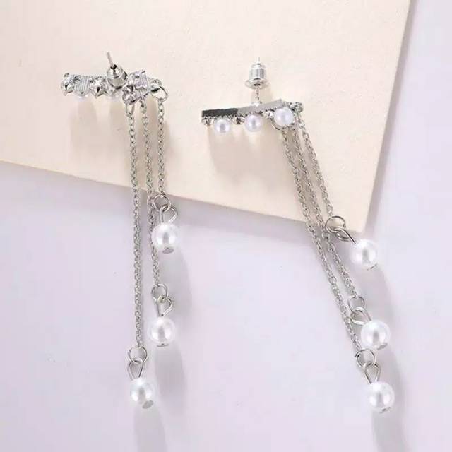 Anting panjang mutiara