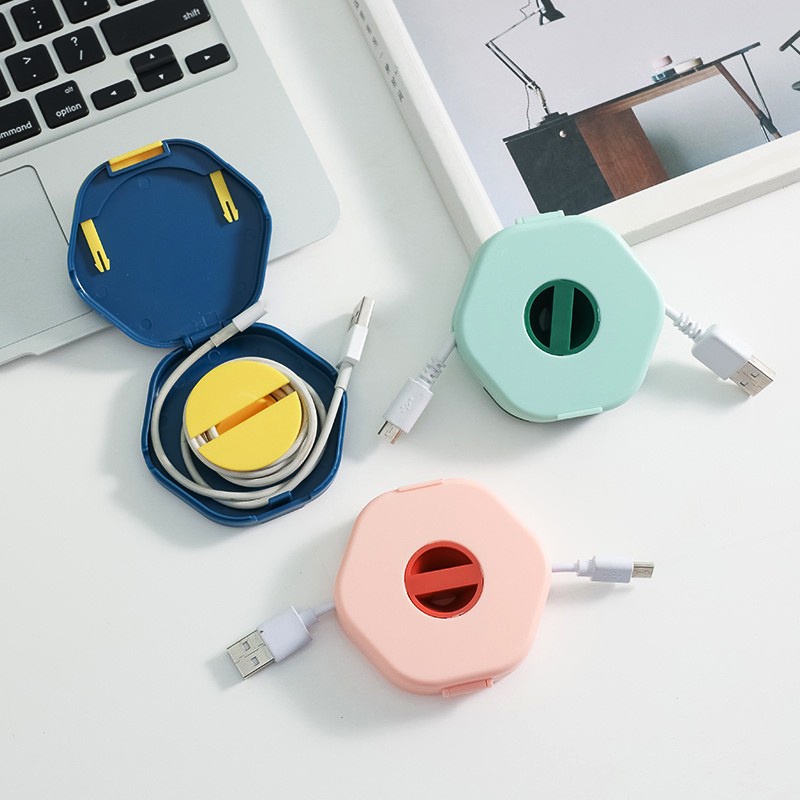 Kotak Penyimpanan Kabel Data / Charger USB / Earphone Multifungsi Bentuk Heksagonal Portable