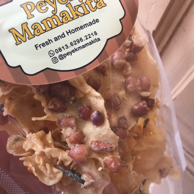 

Peyek Mamakita