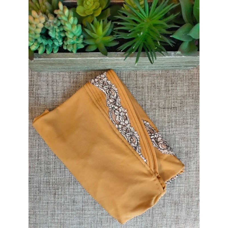 RENDA GARIS HITAM | HIJAB RENDA | ORIGINAL | AZZURASCARF | HIJAB INSTAN | BERGO INSTAN | JILBAB-Kuning