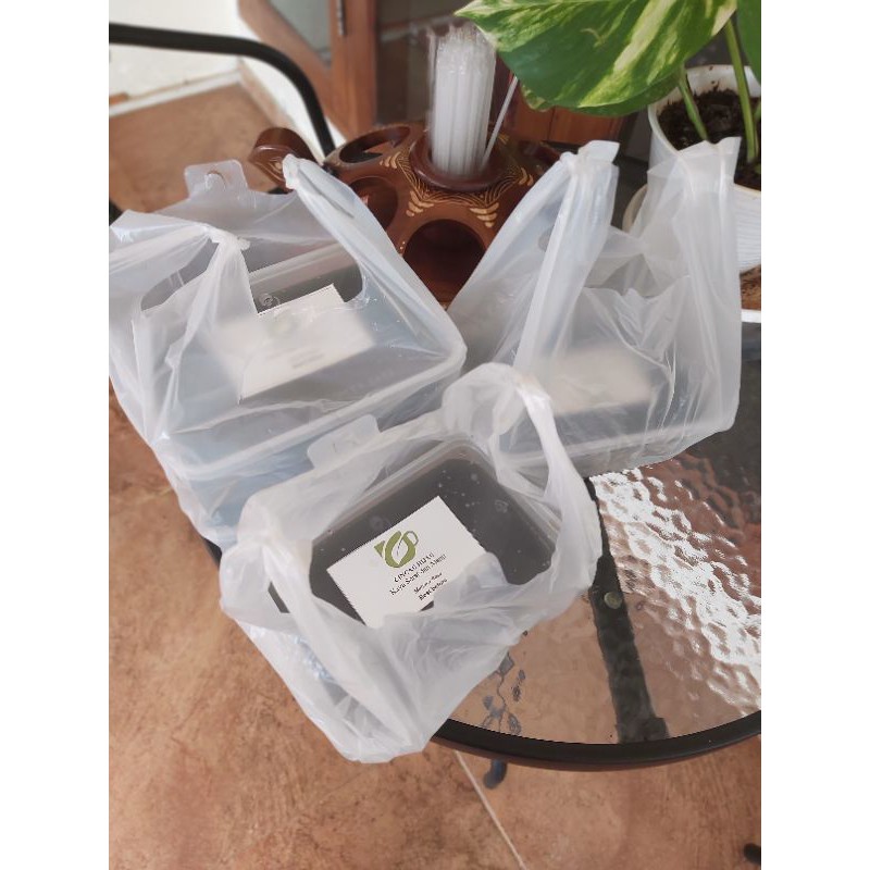 

Cincau Hijau Alami kemasan 1 liter