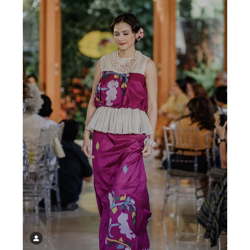 Kain Sarung Tenun Sutera Bunga Tidur Khas “Bugis” Sengkang,Makassar (Bunga Tidur) Tenun Walida