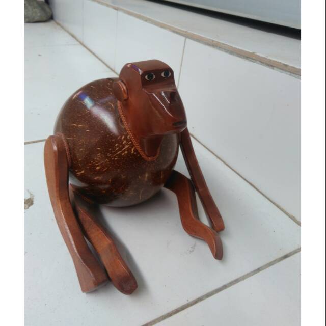 Celengan batok kelapa