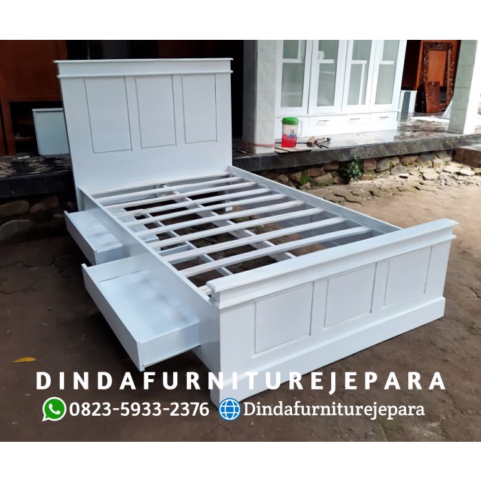 Dipan tempat tidur minimalis putih