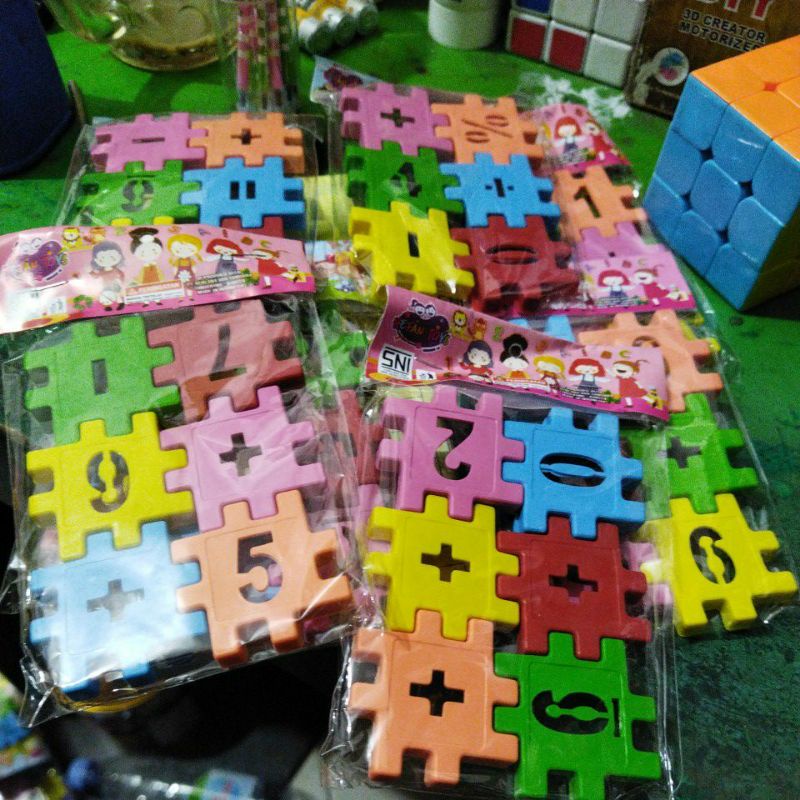 Mainan Anak Kreatif Puzzle Angka dan Huruf Pelangi