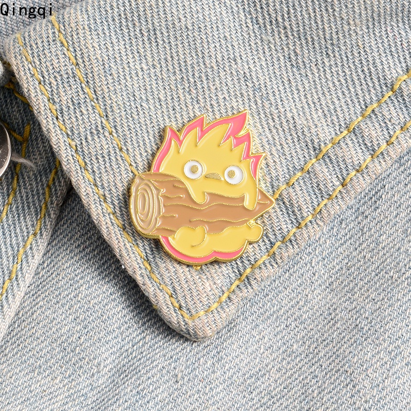 Bros Pin Enamel Desain Kartun Kastil Howl 's Moving Calcifer Gaya Jepang Untuk Hadiah Anak