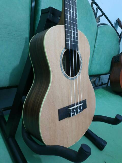 Ukulele Tenor Natural Merk Shelby 25 Inch Murah Bonus Senar Cadangan 1 Set dan Pick