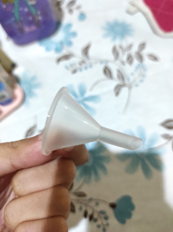 【cr】1pc Small Plastic For Perfume Diffuser Bottle Mini Liquid Oil Funnels Labs