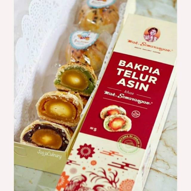 Bakpia Telur Asin  Mak Semarangan Isi 5 Bakpia Premium Beda Oleh Oleh Khas Jogja