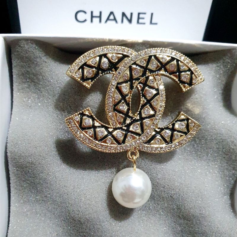 Bros import cantik Bros CH@NEL untuk hiasan baju di dada kualitas Import Peniti Baju Import swarovsky bros Premium fashion import bahan Bagus B5011