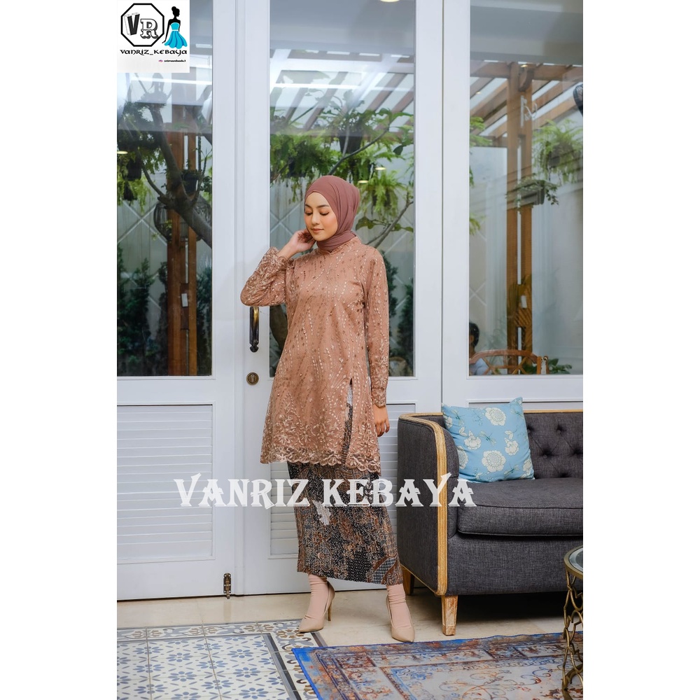 Vanriz Kebaya-Tunik Kebaya Tile Nagita