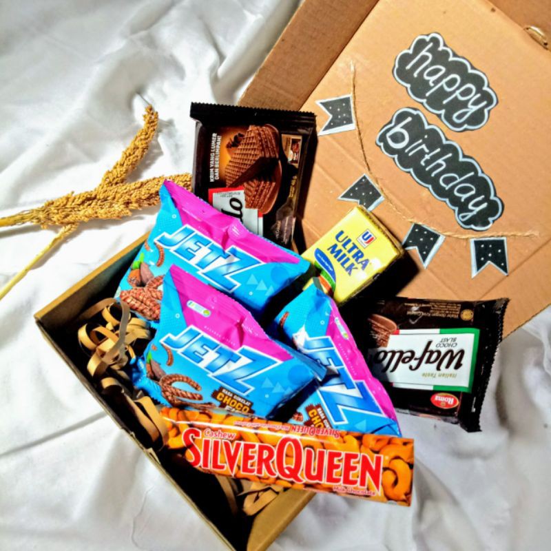 Hampers keren| snack box |Hadiah cewek dan cowok| kado ulang tahun dan Wisuda