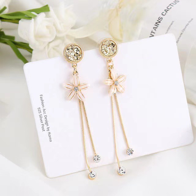 Anting Gantung Panjang Desain Bunga Hias Rumbai Gaya Korea Elegan untuk Wanita