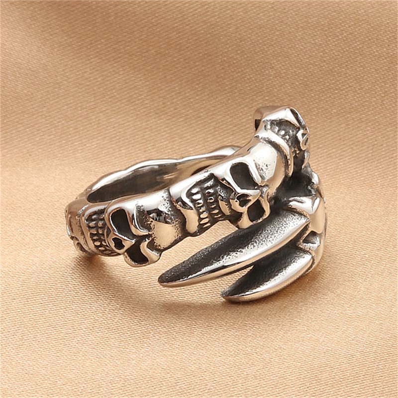 Cincin Bahan Titanium steel Bentuk Tengkorak Gaya punk retro Untuk Pria