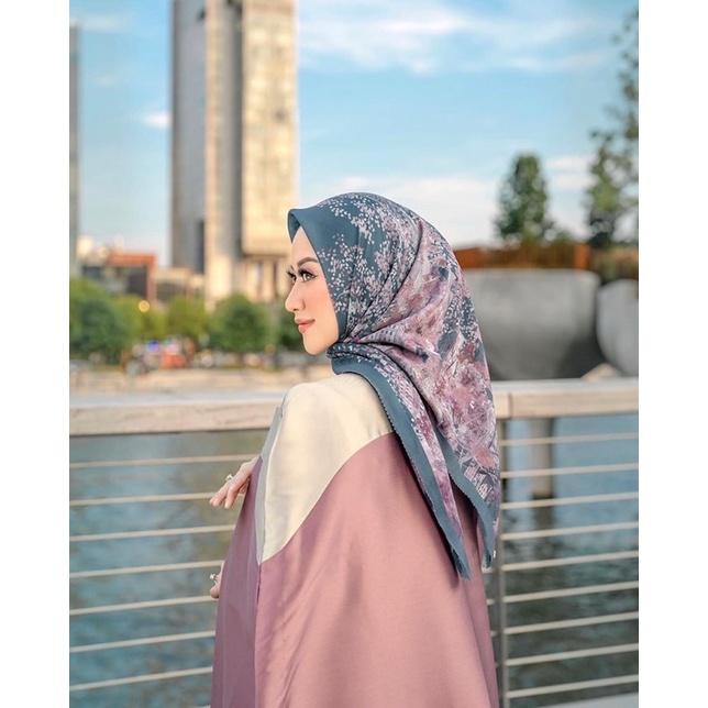 Buttonscarves New York 3 Courage - Harlem