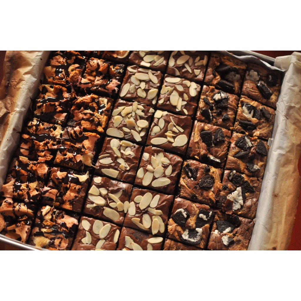 

Super Brownies 24 potong (Free 6 potong)