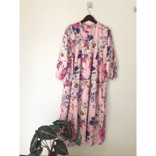 MIDI DRESS RAYON MOTIF BUNGA/MIDI DRESS WANITA TERBARU/MIDI DRESS KEKINIAN/MIDI DRESS JUMBO/MIDI DRESS RAYON/MIDI DRESS TERMURAH/MIDI DRESS VIRAL kEKINIAN/BAJU SANTAI/BUSUI/BIG SIZE/MIDI TRENDI MASA KINI/GAMIS/DASTER/COD/DASTER JUMBO/Xl-XXL/MIDI DRESS