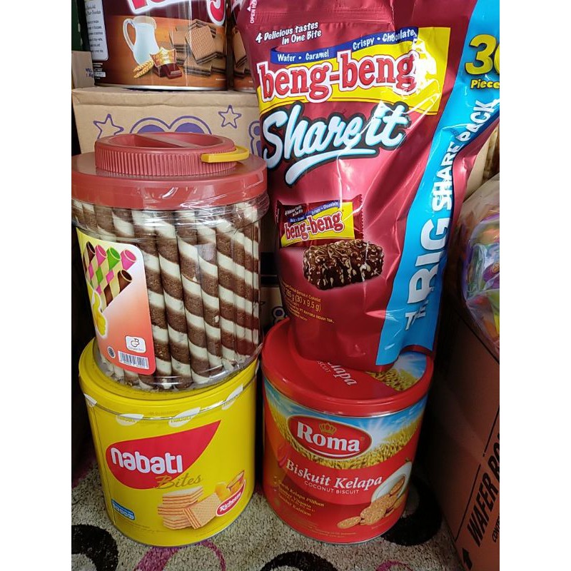 

paket jajan lebaran(beng" , astor star kcl , roma , nabati kj)