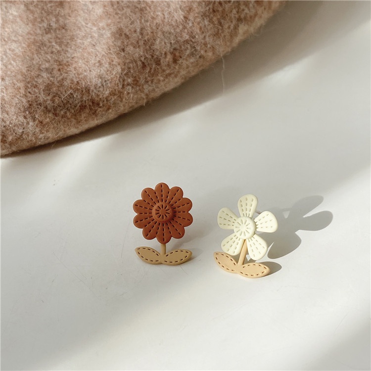 Anting Tusuk Asimetris Bahan Sterling Silver 925 Desain Kelinciberuangbunga Kartun Gaya Korea Untuk Wanita