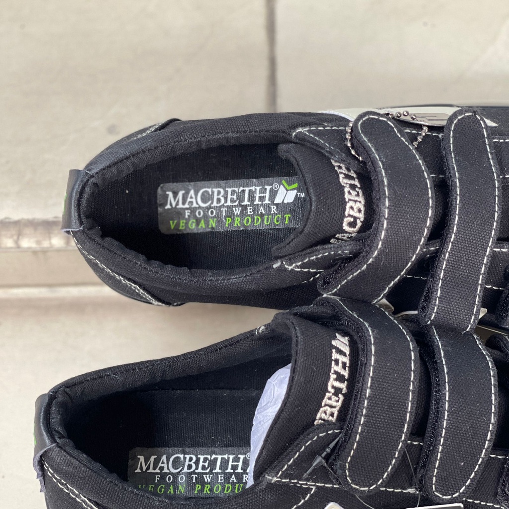 Macbeth Eliot Velcro Black Cement