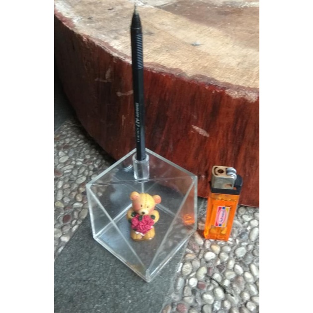 

tempat pena jadul akrilik dengan teddy bear resin