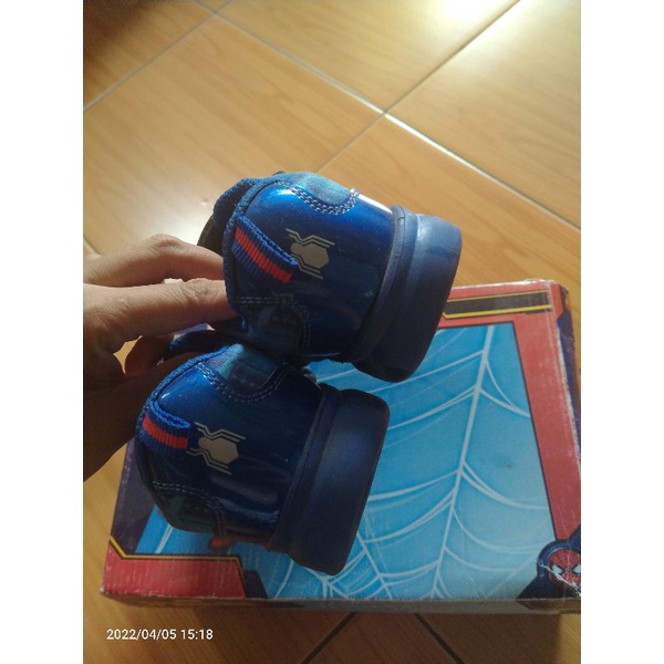 SEPATU ANAK MARVEL ORI(PRELOVED)