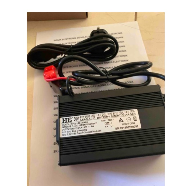 CHARGER AKI KERING 36V 6AH