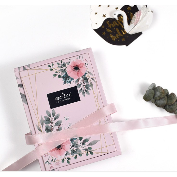 

KOTAK KADO KOTAK HADIAH BOX SOUVENIR KOTAK AKSESORIS PERHIASAAN KOTAK KEMASAN