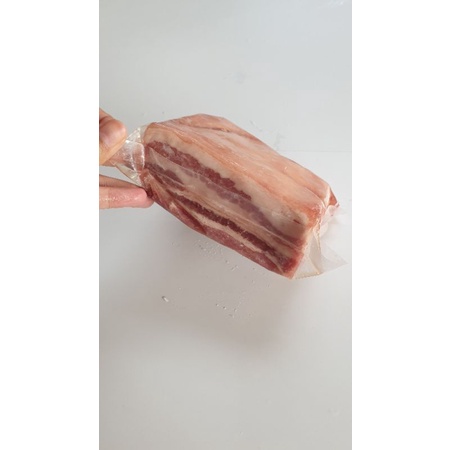 

BALI PORK BELLY - SAMCAN BABI BALI 1KG