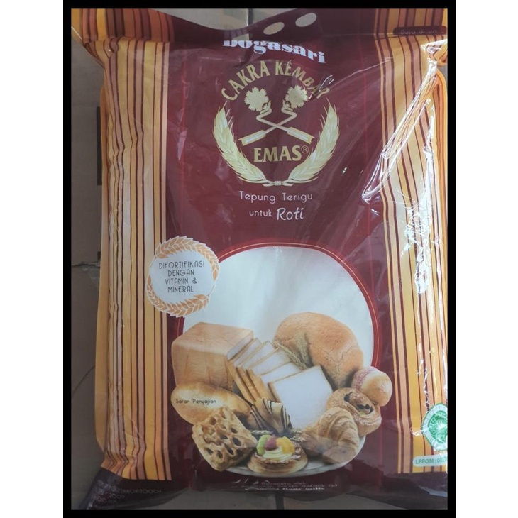 

TERBARUU!! Tepung Terigu Cakra Kembar Emas Bogasari (Roti) 5 kg TERBARU