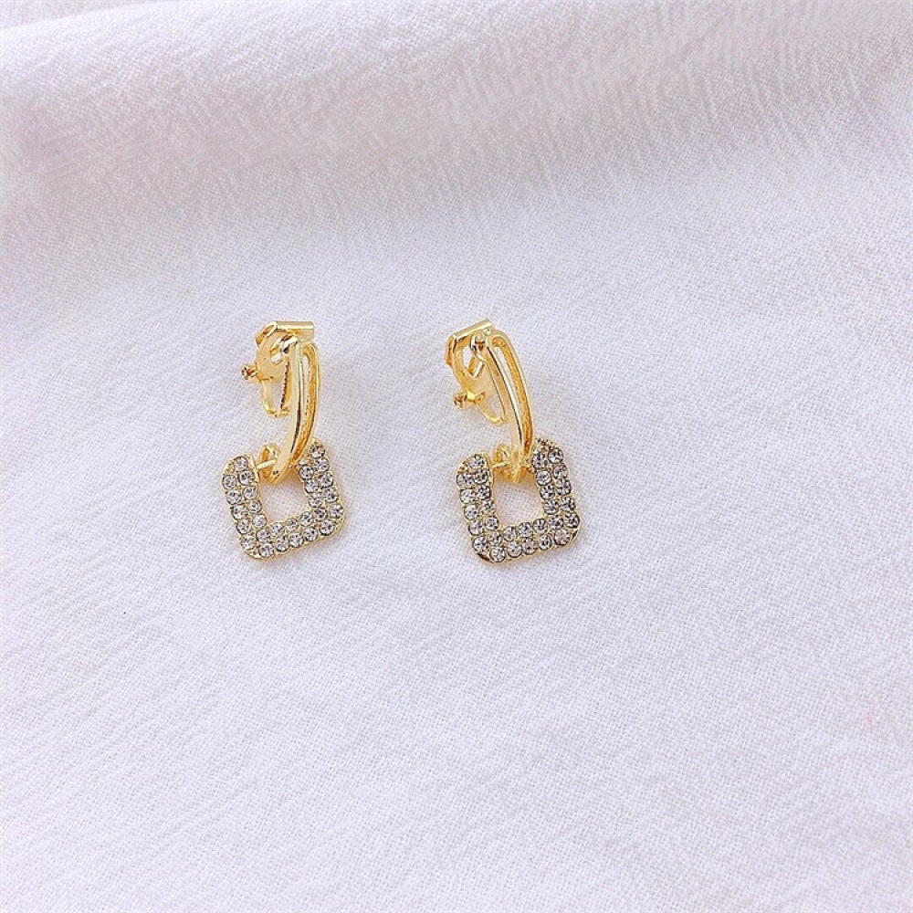 Anting Klip Tanpa Tindik Bentuk Kotak Lapis Emas Hias Kristal Untuk Wanita