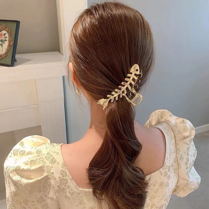 Korean INS Style Simple Trendy Geometric Fish Bone Hair Claw / Girls Metal Fish Tail Pearl Hollow Out Hair Clips Hairpin / Ladies Elegant Hair Accessories