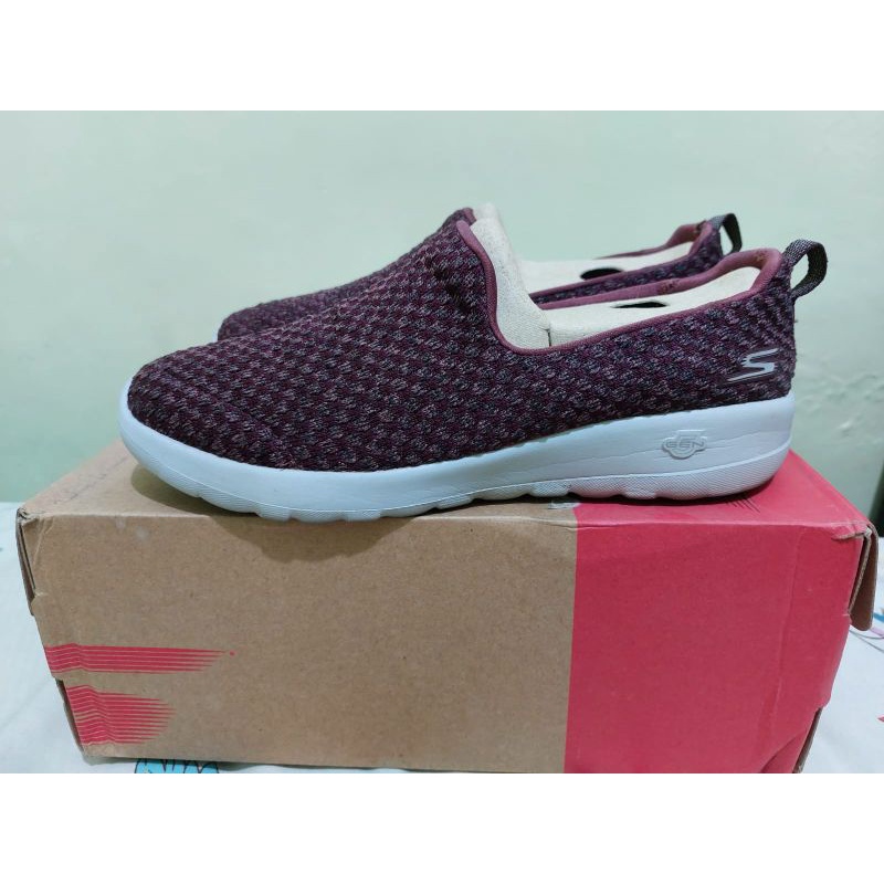 Preloved Skechers Go Walk Joy Size 38