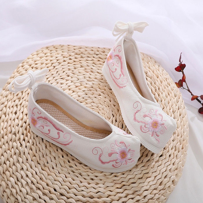 The Han-style clothing shoes women's vintage old Beijing cloth shoes new matching fairy ancient styl