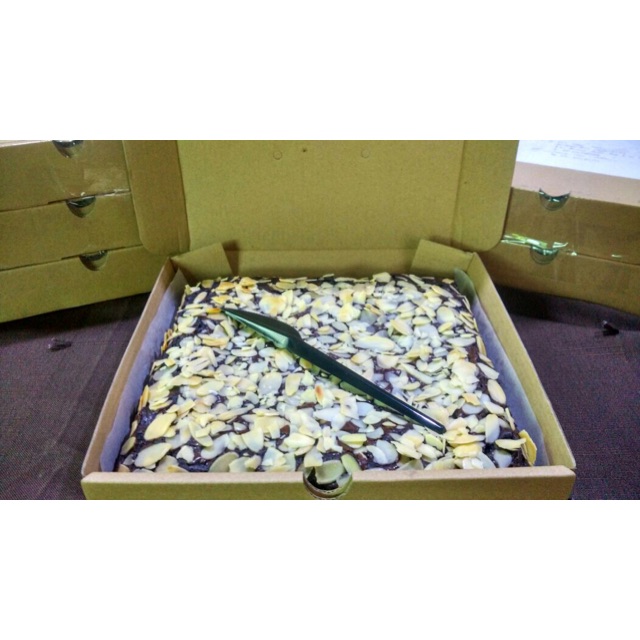 

Brownies toping almond