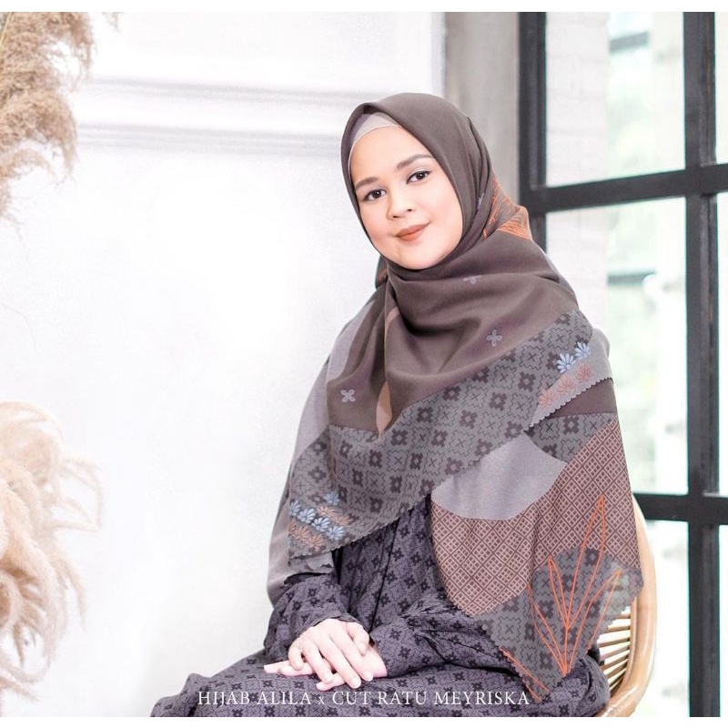 SEFA SERIES Hijab Alila Feat Cut Ratu Meyriska. GAMIS SEFA. KHIMAR SEFA