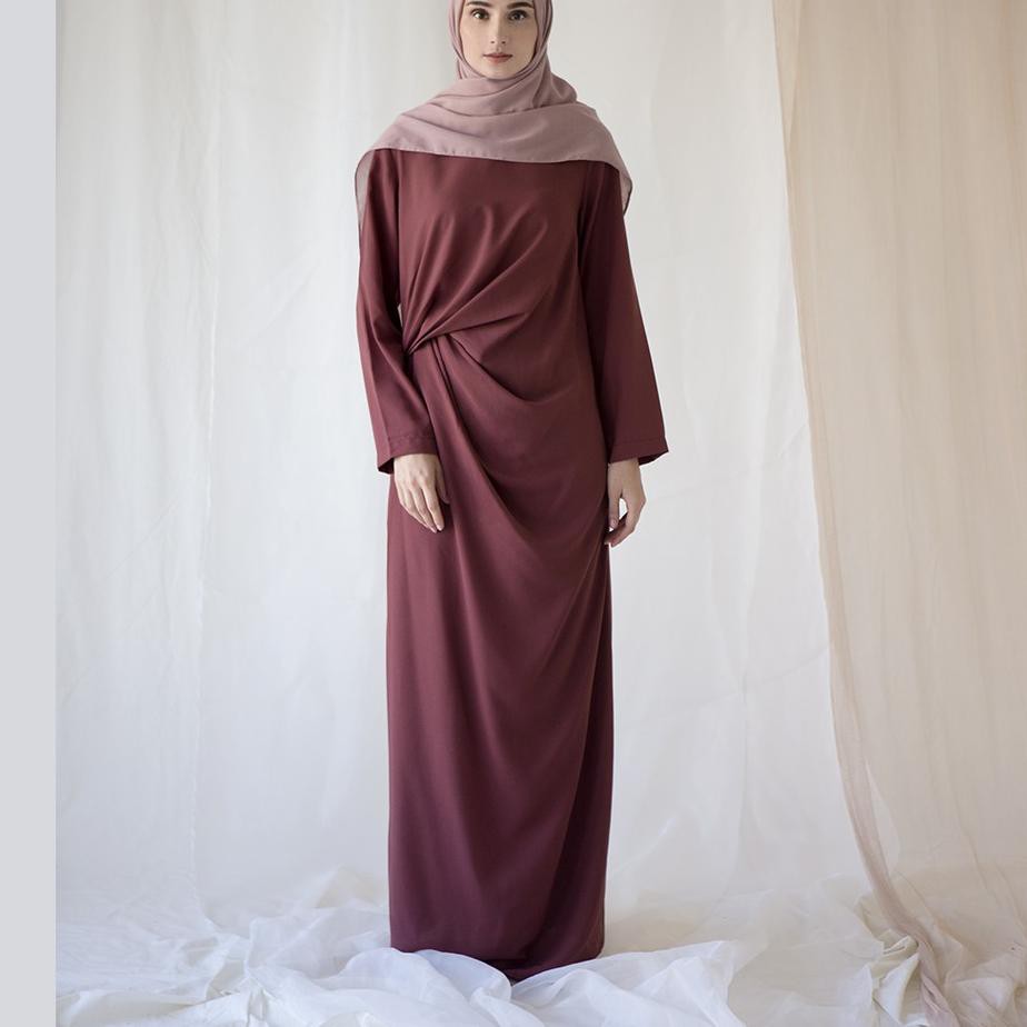 【 Produk Trend 】 Burgundy Sasmaya - Gamis Muslim busui friendly untuk kondangan atau bridesmaid ⋆