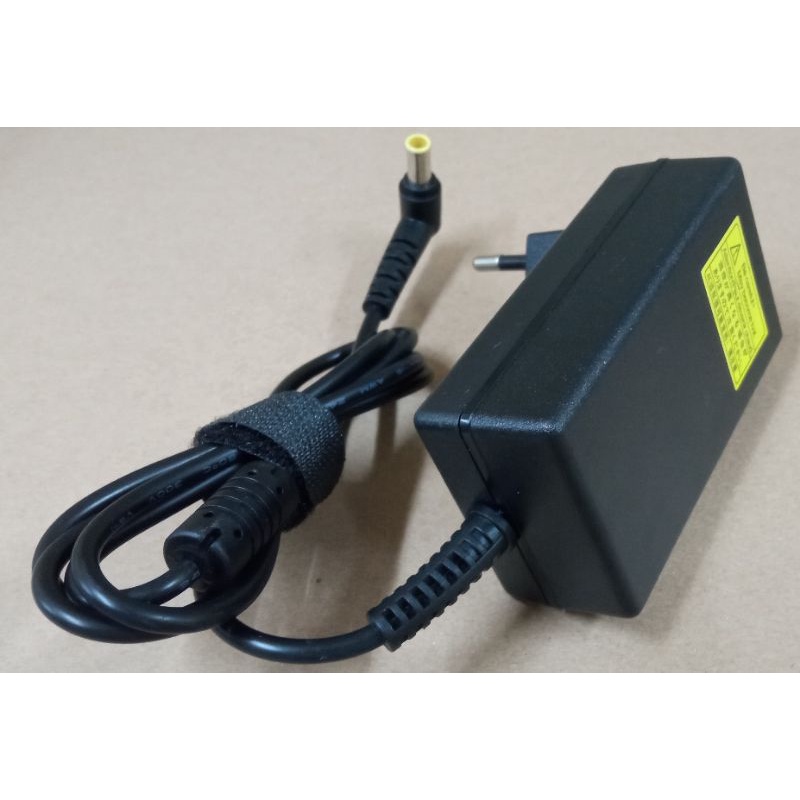 Adaptor Charger Switching Power Supply LG Monitor 19V - 0.84A DC 6.5*4.4 mm