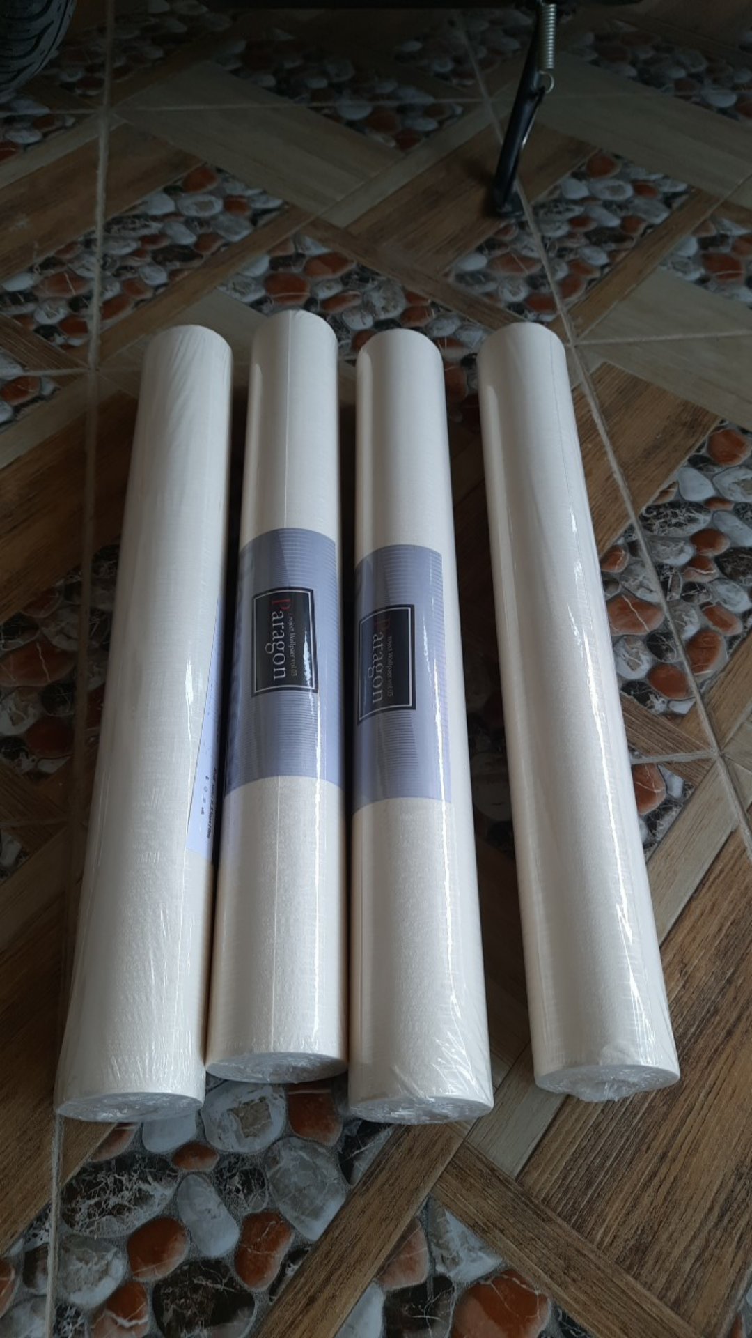 Wallpaper Dinding Serat Tekstur Kayu Cream Abu Coklat Elegan