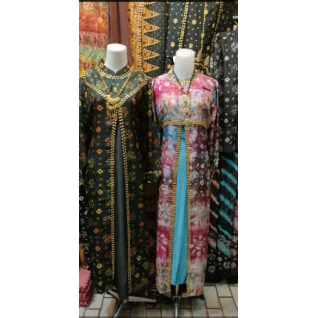 gamis pesta  motif batik jumputan sutra
