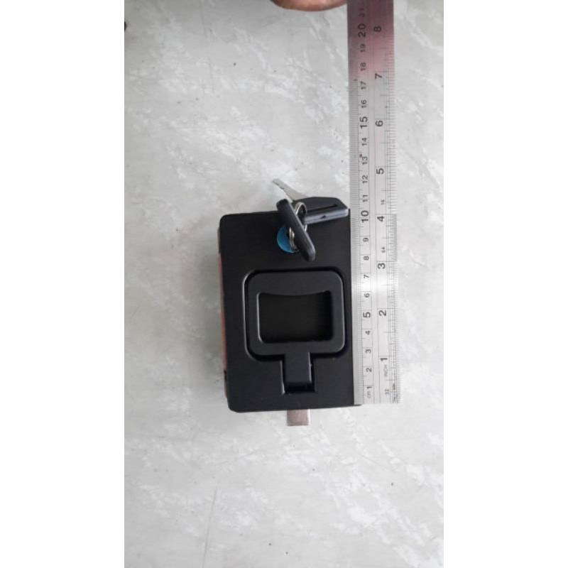 door lock genset / kunci genset / cargo lock
