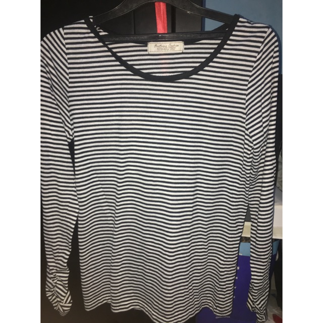 Kaos Wanita Garis-Garis