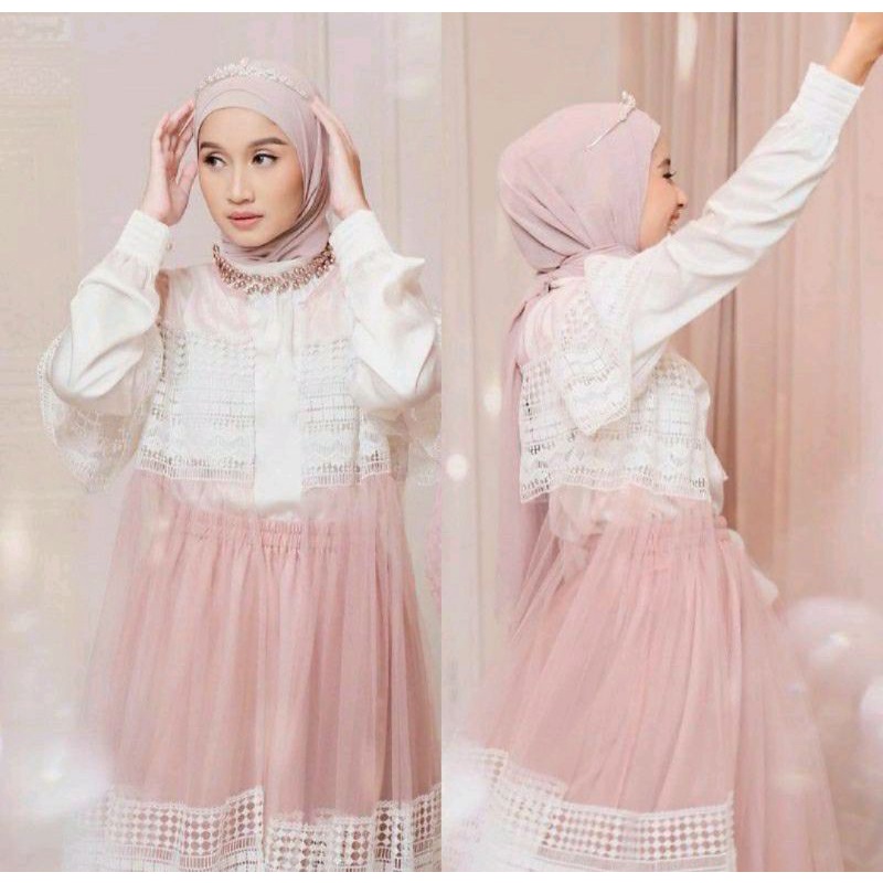 Outer dress dengan lace etnik