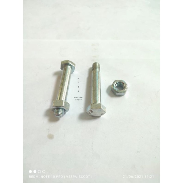 baut shock depan bawah vespa