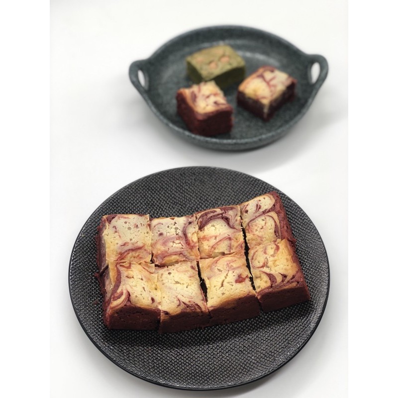 

Cheesy Red Velvet Brownies