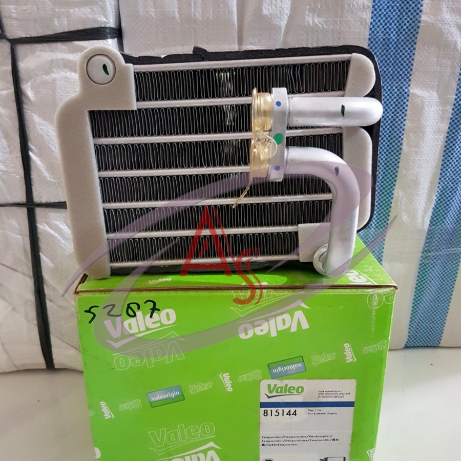 Evaporator Evap AC Mobil Mitsubishi Pajero Belakang