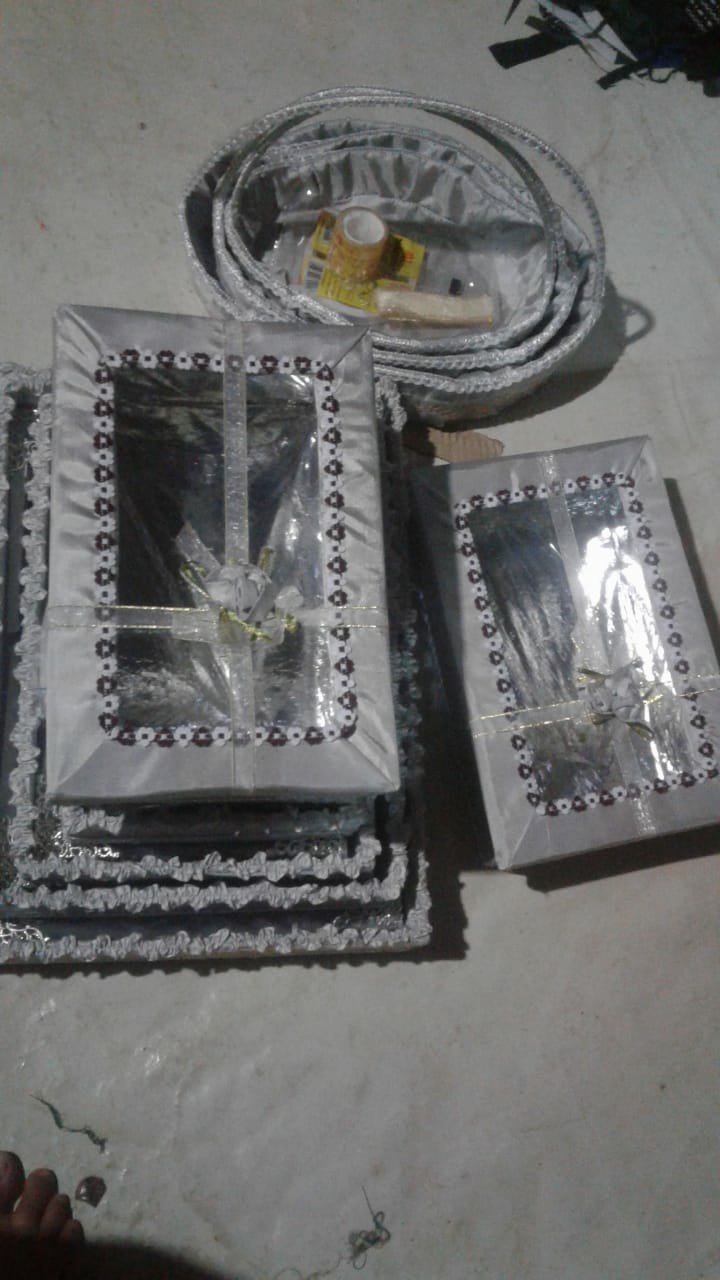 Kotak Hantaran Plus Tutup Bahan Satin Uk M
