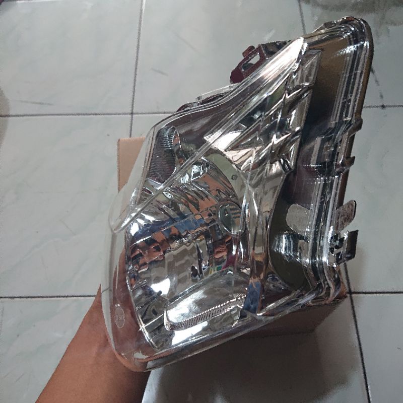 lampu depan reflektor honda Beat karbu old merk win