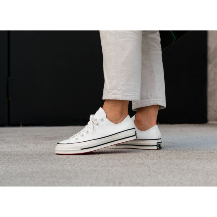 {KUALITAS TERBAIK}      Sepatu Converse Original Tipe All Star Putih - Garis Hitam